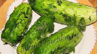 Малосольные огурцы в пакете