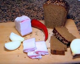Сало в рассоле с чесноком