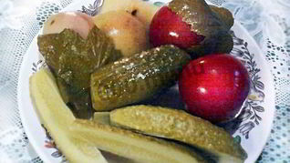 Соленые огурцы с яблоками на зиму