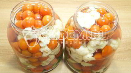 цветная капуста с помидорами на зиму