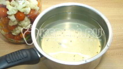 цветная капуста с помидорами на зиму