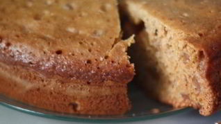 Бисквит с вареньем в мультиварке