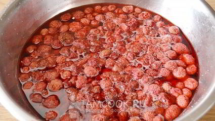 густое варенье из клубники