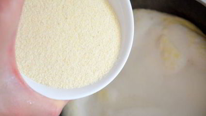 медовые оладушки с домашним сливовым вареньем