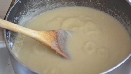 медовые оладушки с домашним сливовым вареньем