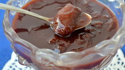 медовые оладушки с домашним сливовым вареньем