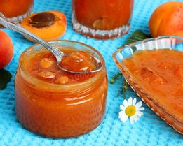 Варенье из абрикосов с ядрышками из косточек на зиму