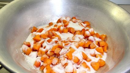 варенье из абрикосов с ядрышками из косточек на зиму