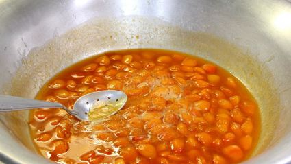 варенье из абрикосов с ядрышками из косточек на зиму