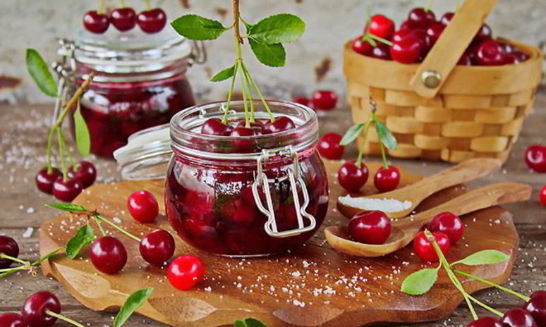 Рецепт варенья из вишни с базиликом