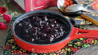 Варенье из замороженной вишни на сковороде