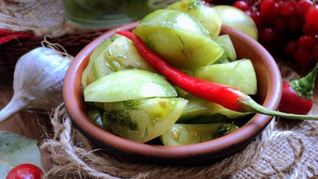 Зеленые помидоры на зиму