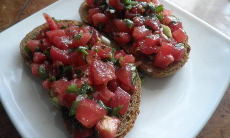 Рецепт брускетты с помидорами