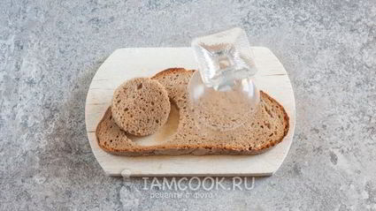 бутерброд обезьяна с сыром и колбасой