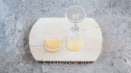 бутерброд обезьяна с сыром и колбасой