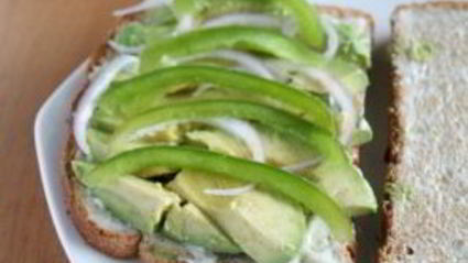 бутерброд с авокадо