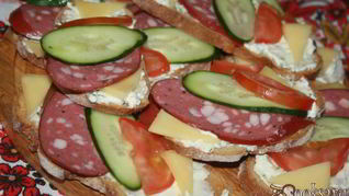 Бутерброды к завтраку Разноцветная мозаика