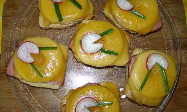 Рецепт бутербродов с ананасами и ветчиной