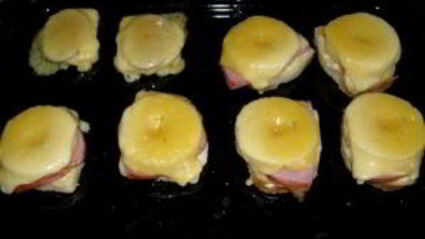 бутерброды с ананасами и ветчиной