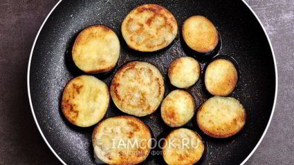 бутерброды с баклажанами, помидорами и чесноком