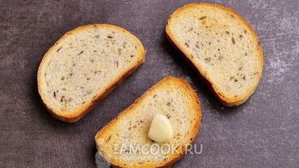 бутерброды с баклажанами, помидорами и чесноком