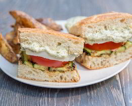 Бутерброды с кабачком и помидором