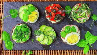 Бутерброды с овощами и зеленью