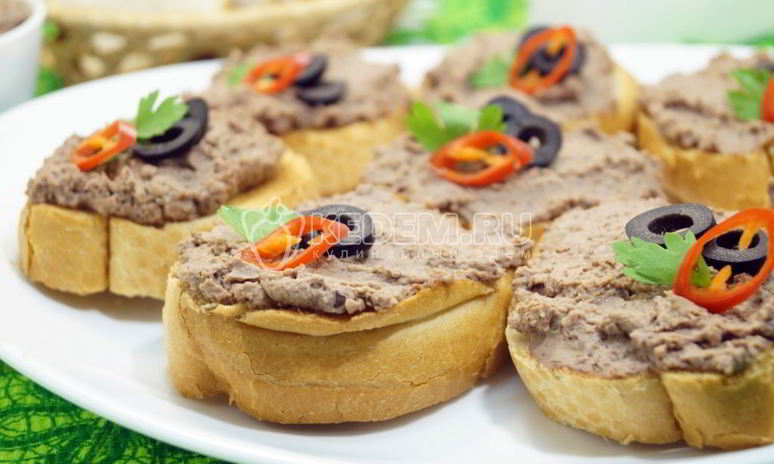 Рецепт бутербродов с паштетом из куриной печени