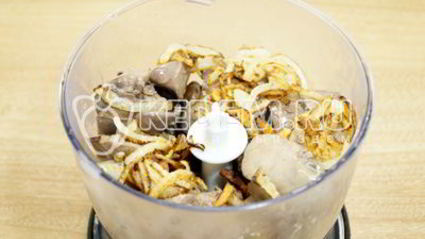 бутерброды с паштетом из куриной печени