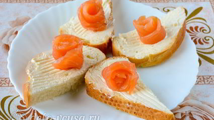 бутерброды с семгой и сыром