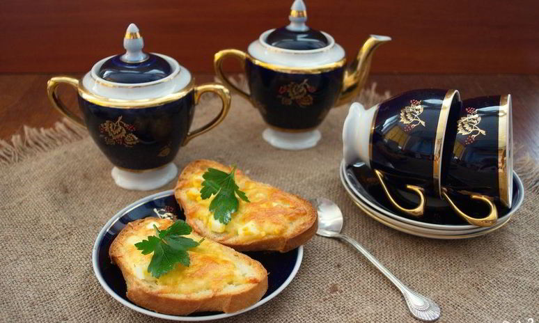 Рецепт бутербродов с сыром и чесноком