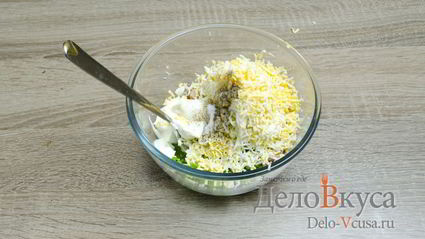 бутерброды с тунцом, яйцом и зеленым луком