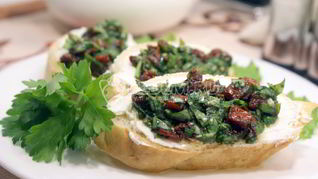 Бутерброды с зеленью и творожным сыром