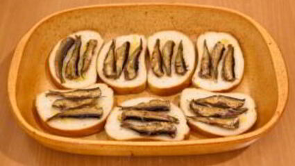 бутерброды со шпротами