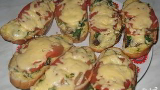 Горячий бутерброд со шпротами