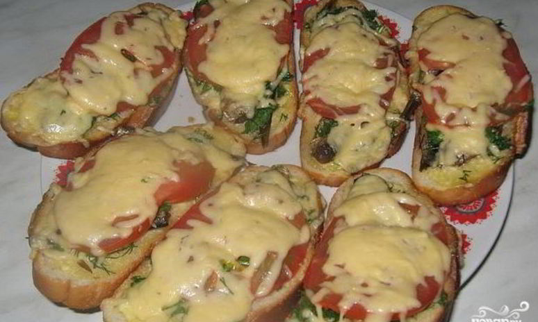 Рецепт горячего бутерброда со шпротами