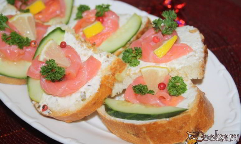 Рецепт праздничных бутербродов с лососем и творожным сыром