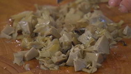 средиземноморский горячий бутерброд с тунцом и артишоками