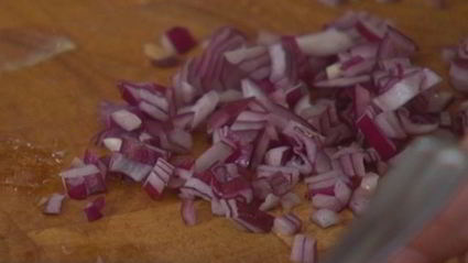 средиземноморский горячий бутерброд с тунцом и артишоками