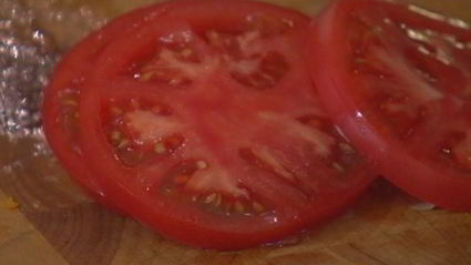 средиземноморский горячий бутерброд с тунцом и артишоками