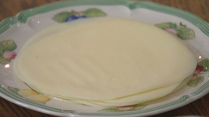 средиземноморский горячий бутерброд с тунцом и артишоками