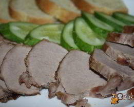 Свиная вырезка для бутербродов в чесночно-имбирно-соевом маринаде