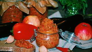 Икра из запеченных яблок и овощей