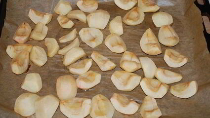 икра из запеченных яблок и овощей