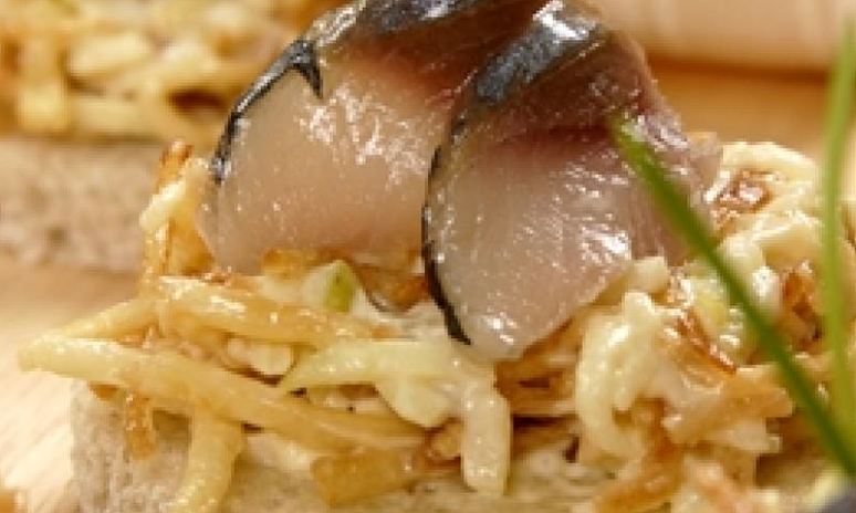 Рецепт канапе с сельдью