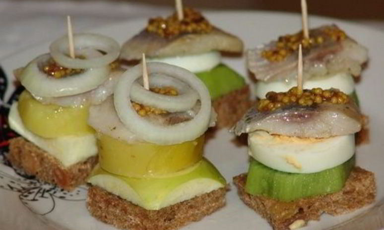 Рецепт канапе с селедкой