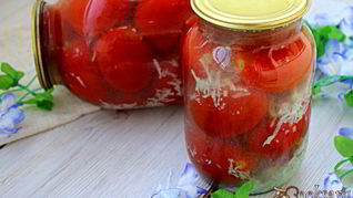 Маринованные помидоры с чесноком