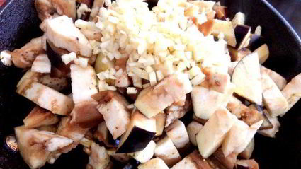 фриттата из баклажанов с грибами