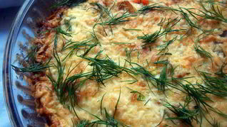 Фриттата с форелью, картофелем и творожным сыром