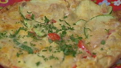 фриттата с тунцом, кабачком и сладким перцем